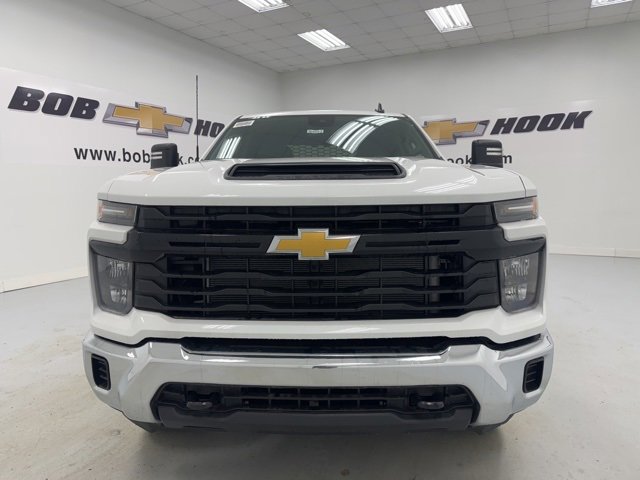 2025 Chevrolet Silverado 2500HD photo 2