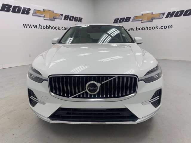 2023 Volvo XC60 Plus photo 2