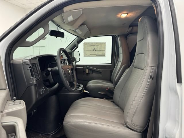 2025 Chevrolet Express Cargo Work Van - Photo 19