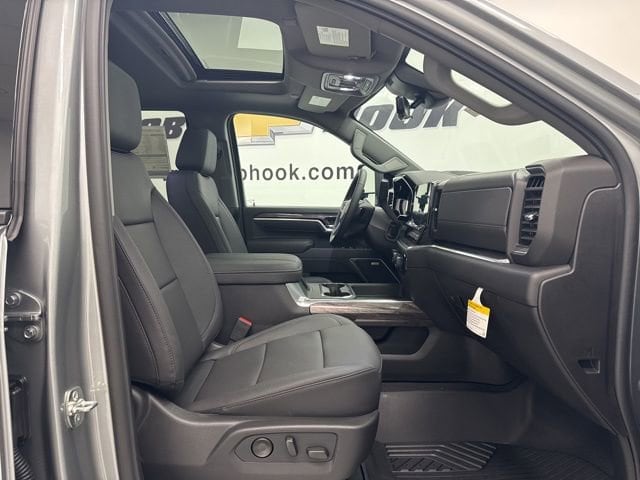 2026 Chevrolet Silverado 3500 HD LTZ - Photo 36