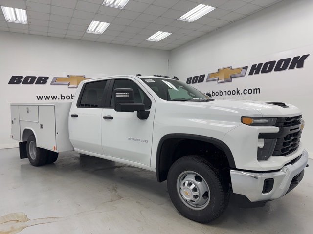 2026 Chevrolet Silverado 3500HD Work Truck photo 3