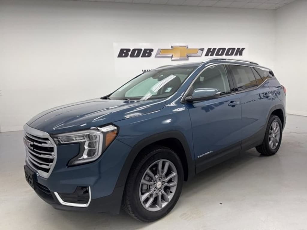 Used 2024 GMC Terrain SLT SUV