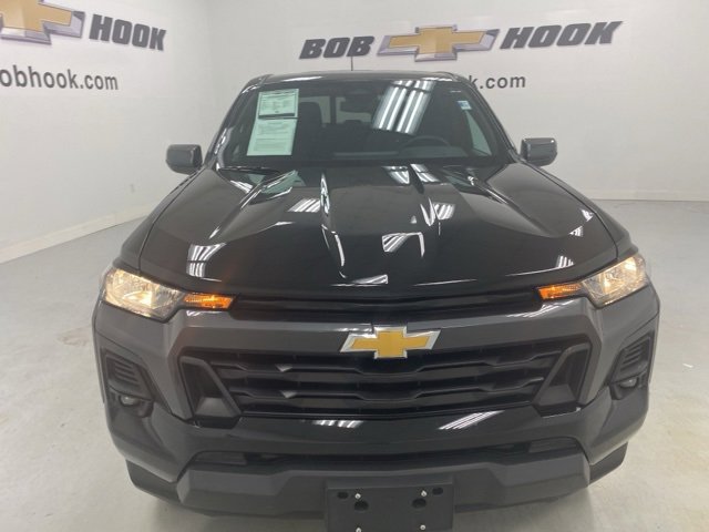 2024 Chevrolet Colorado LT photo 2