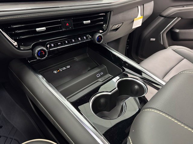 2026 Chevrolet Suburban Premier - Photo 20