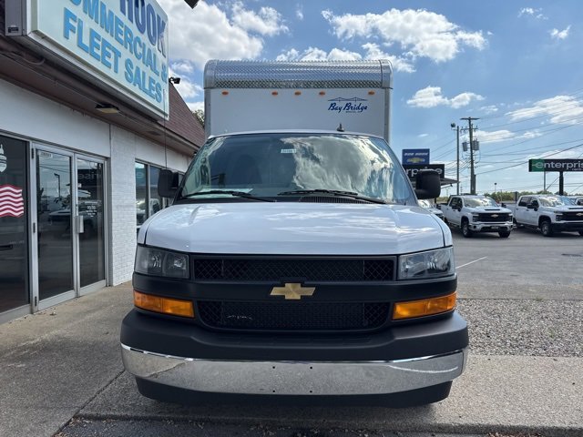2025 Chevrolet Express 3500 Cutaway Van photo 2