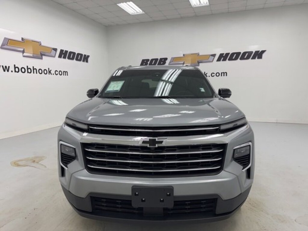 Used 2024 Chevrolet Traverse LT SUV