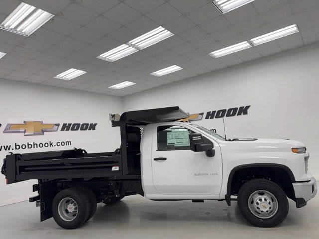 2025 Chevrolet Silverado 3500HD Work Truck photo 3