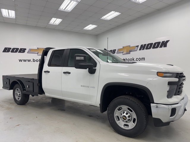 2025 Chevrolet Silverado 2500HD photo 3