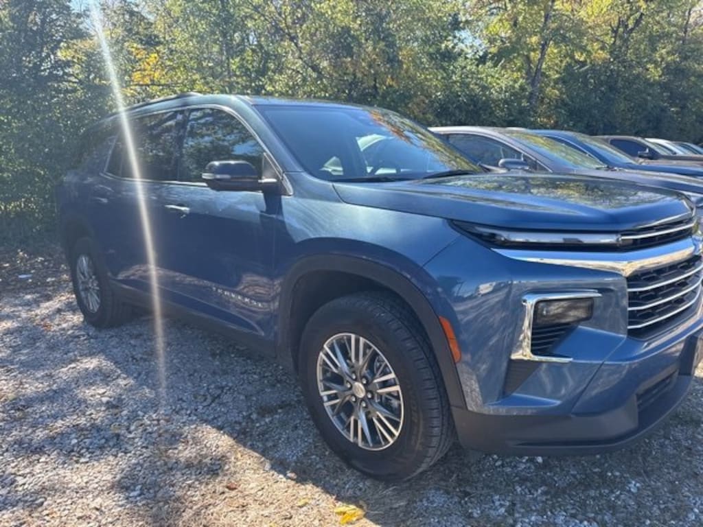 Used 2024 Chevrolet Traverse LT SUV