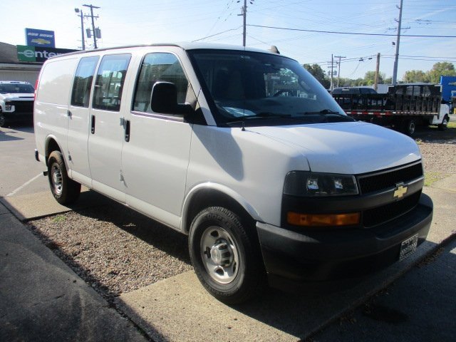 2020 Chevrolet Express 2500 Van Cargo photo 2