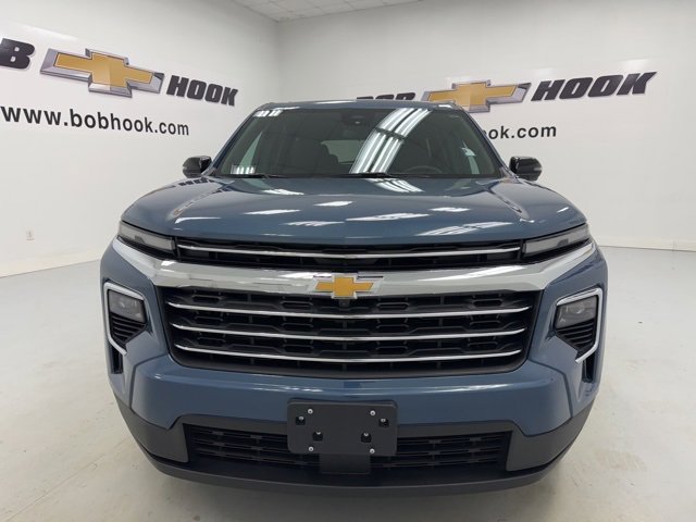 2024 Chevrolet Traverse photo 2
