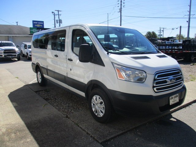 2019 Ford Transit Passenger XLT photo 3