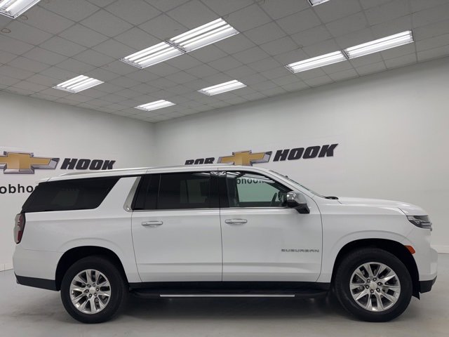 2024 Chevrolet Suburban Premier photo 4