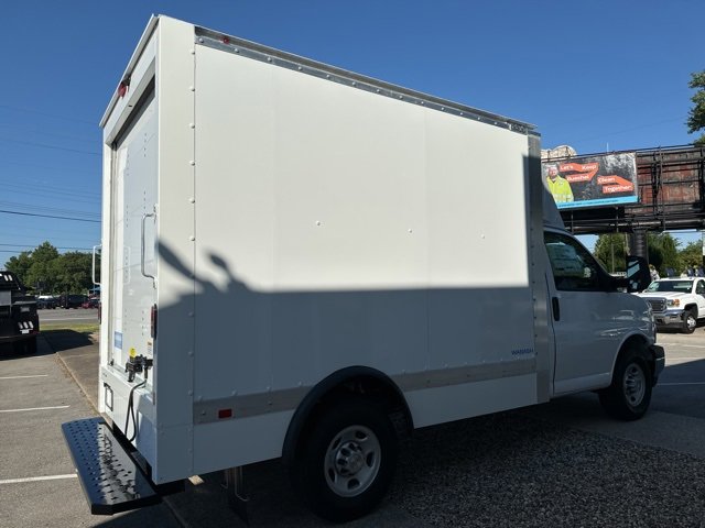 2024 Chevrolet Express Cutaway 3500 photo 4