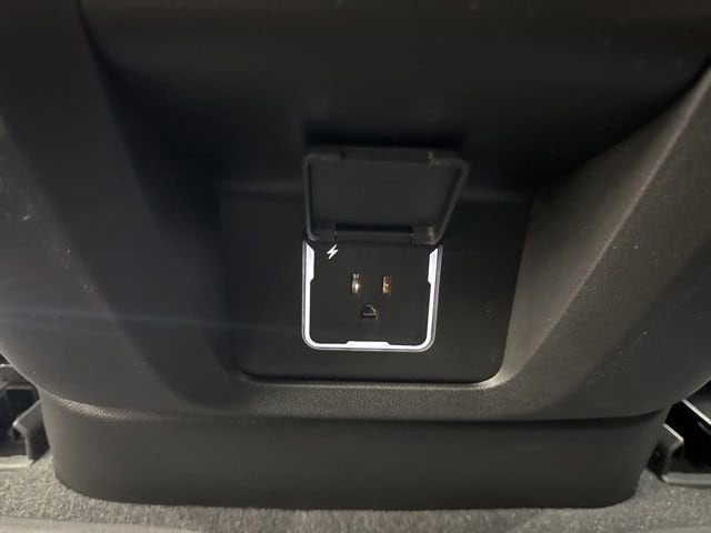 2026 Chevrolet Suburban Z71 - Photo 29