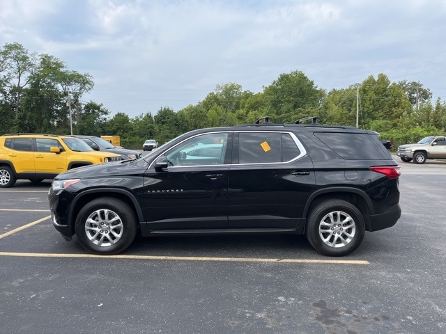 Used 2021 Chevrolet Traverse 1LT with VIN 1GNEVGKW7MJ202004 for sale in Louisville, KY