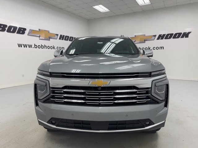 2026 Chevrolet Suburban Premier photo 2