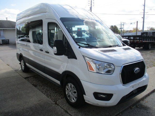 2022 Ford Transit Passenger XL photo 2