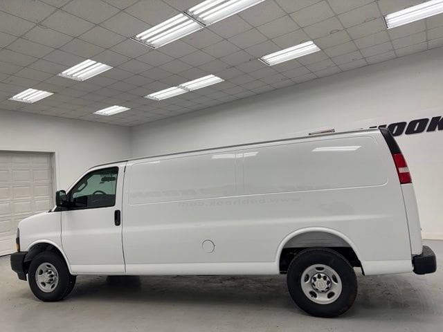 2025 Chevrolet Express Cargo Work Van - Photo 7