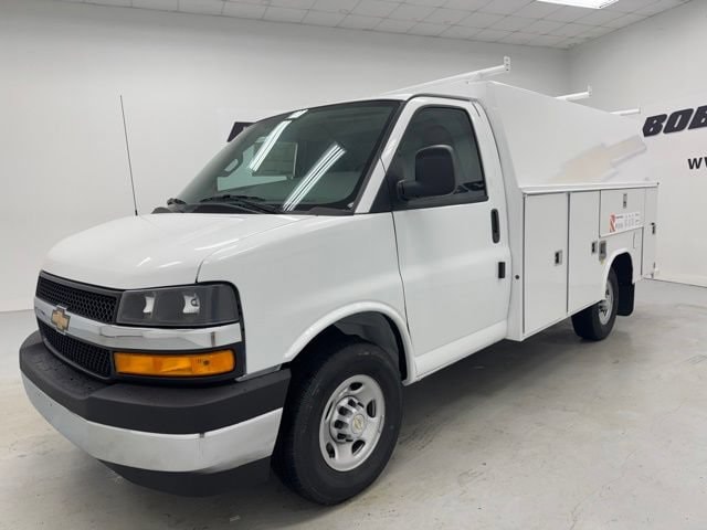 2026 Chevrolet Express Cutaway Base
