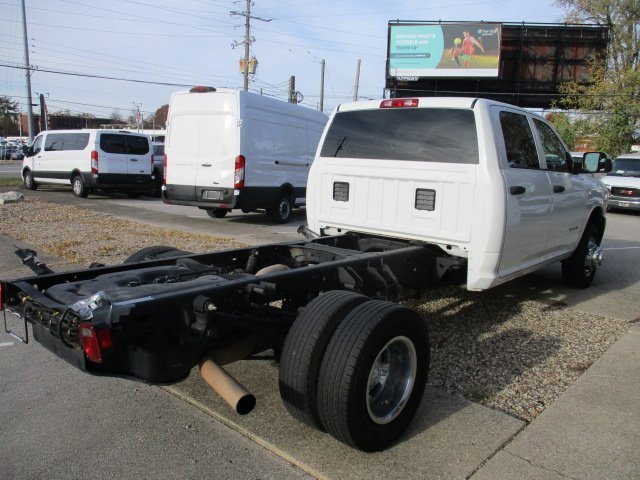 2022 Ram 3500 Tradesman photo 2