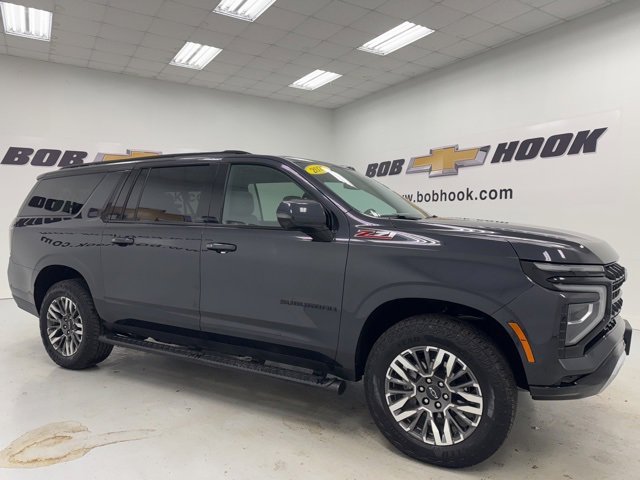 2025 Chevrolet Suburban Z71 photo 3