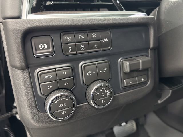 2026 Chevrolet Suburban Z71 - Photo 12