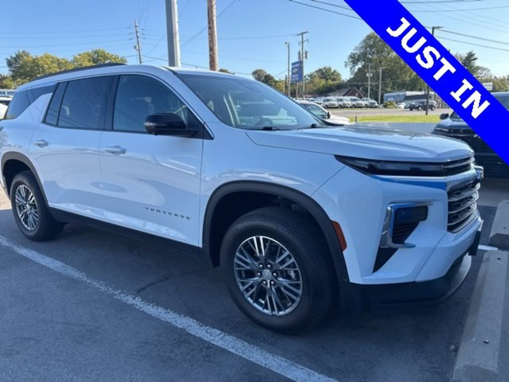 Used 2024 Chevrolet Traverse LT SUV