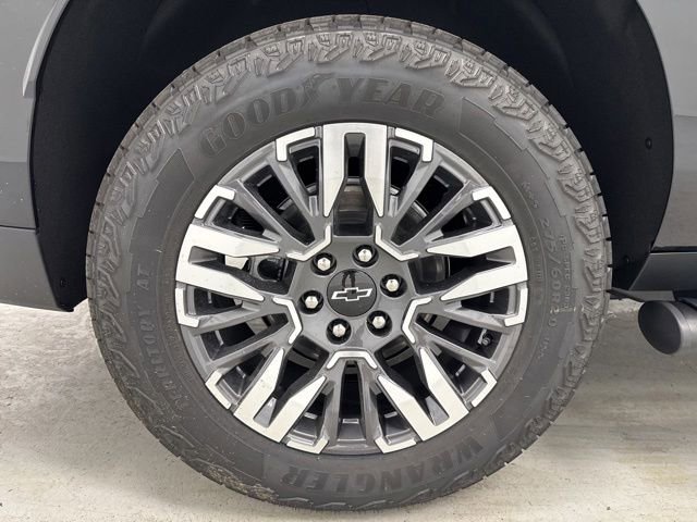 2026 Chevrolet Suburban Z71 - Photo 40