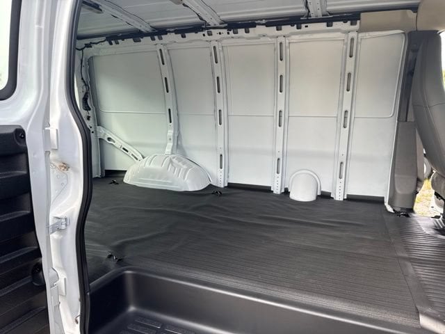 2025 Chevrolet Express Cargo Work Van - Photo 21