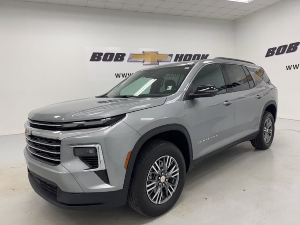 Used 2024 Chevrolet Traverse LT SUV