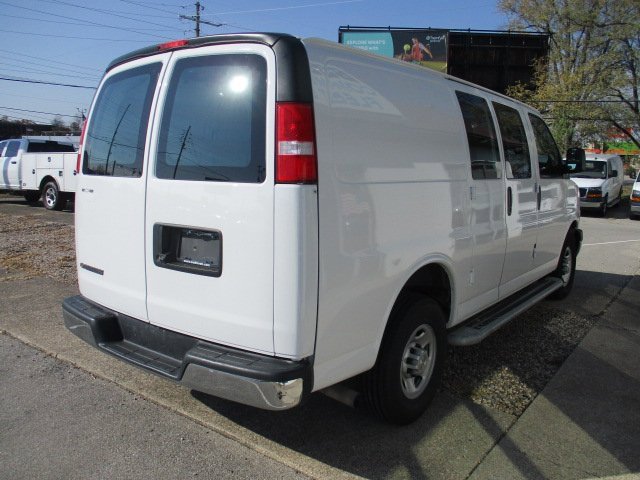 2023 Chevrolet Express 2500 Van Cargo photo 3