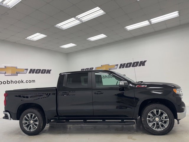 2026 Chevrolet Silverado 1500 LT photo 2