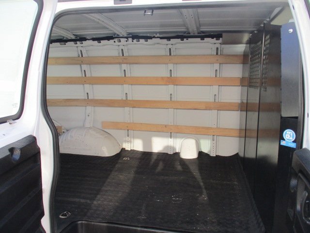 2024 Chevrolet Express 2500 Van Cargo photo 3