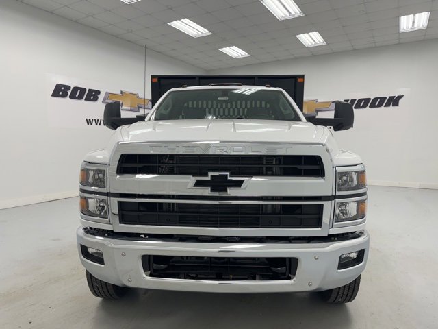 2024 Chevrolet Silverado 6500HD Work Truck photo 2