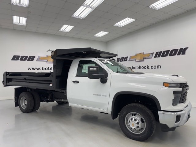 2025 Chevrolet Silverado 3500HD Work Truck photo 3