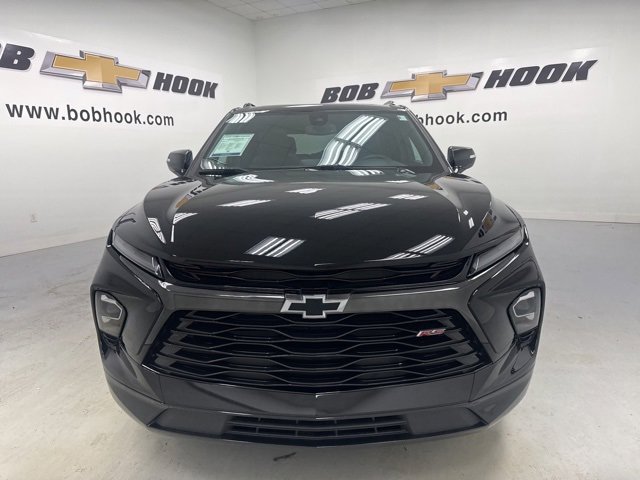 2023 Chevrolet Blazer RS photo 2