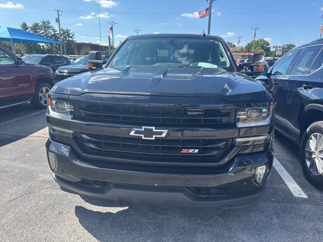 2018 Chevrolet Silverado 1500 LTZ photo 2