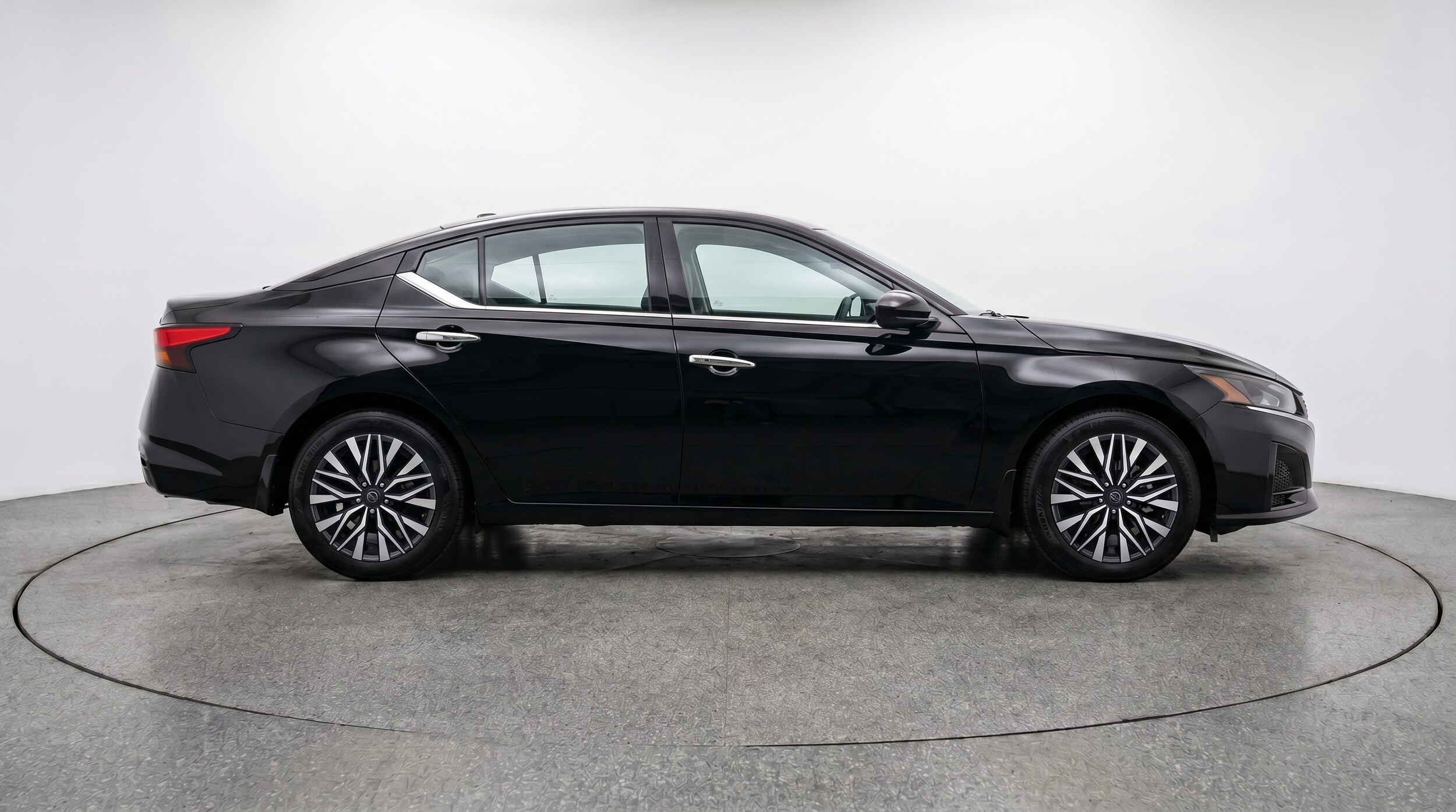 Thumbnail: 2025 Nissan Altima - 8