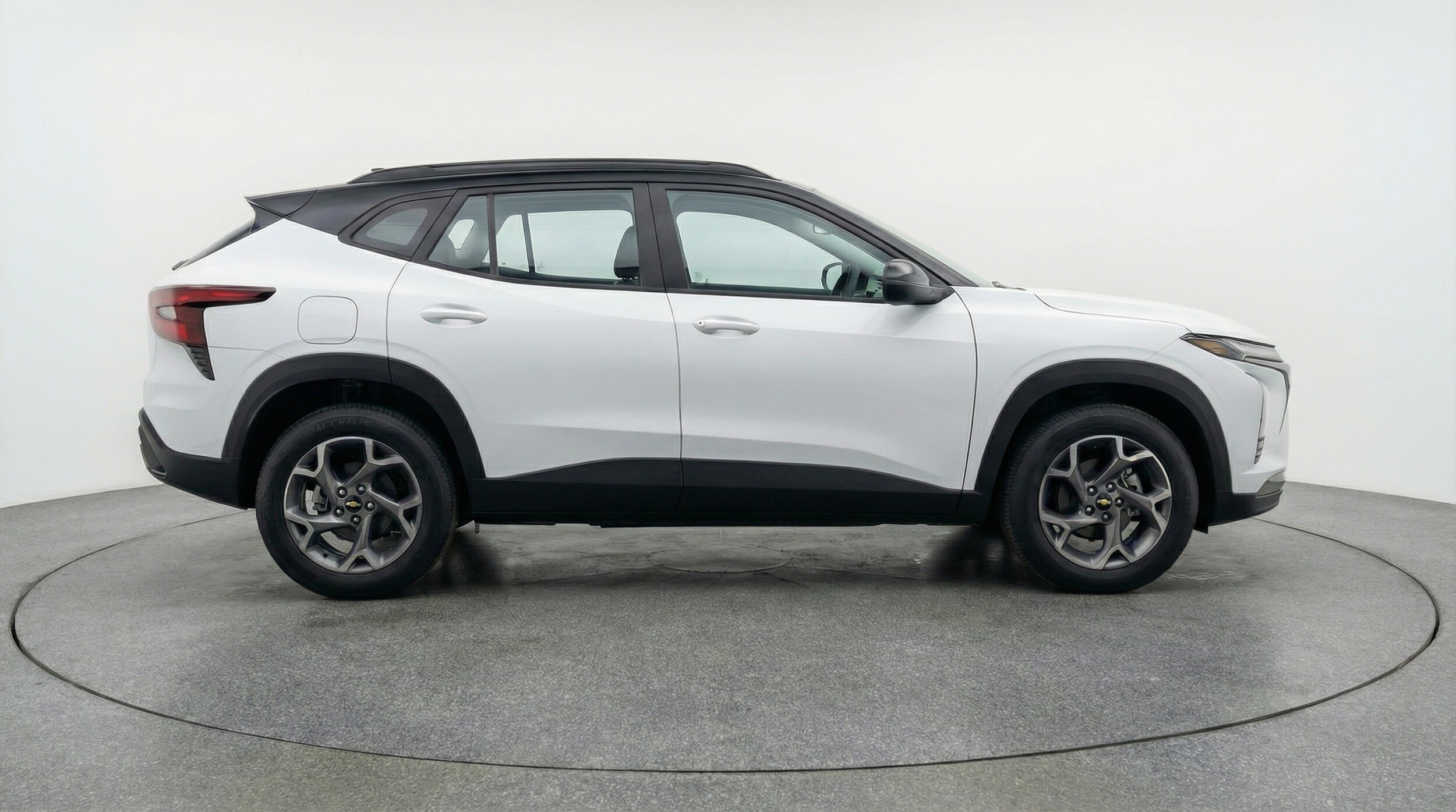 Thumbnail: 2025 Chevrolet Trax - 8