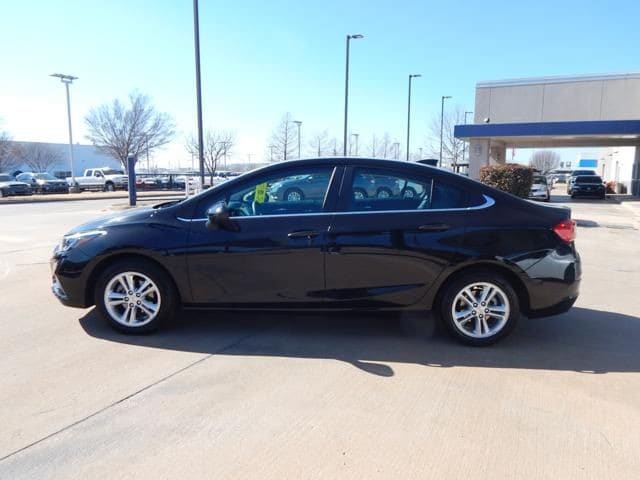 Used 2016 Chevrolet Cruze LT with VIN 1G1BE5SM1G7300616 for sale in Houston, TX