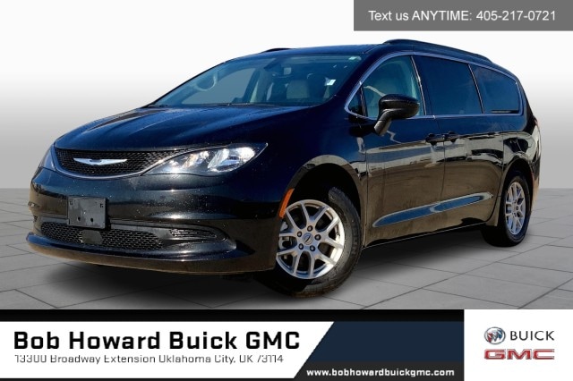 2021 Chrysler Voyager's photo