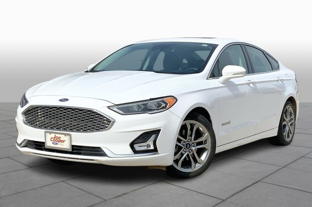 2019 Ford Fusion Hybrid Titanium's photo