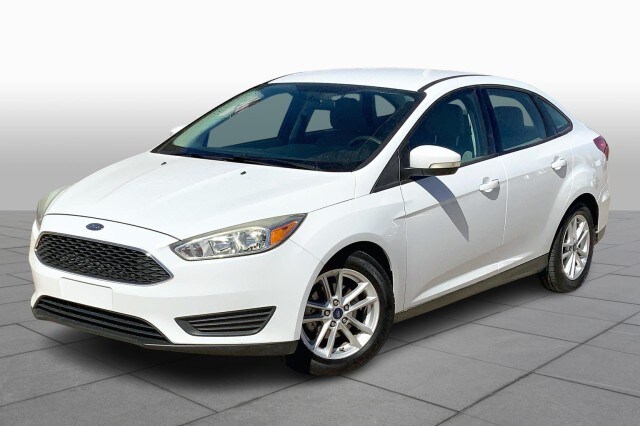 2016 Ford Focus SE's photo