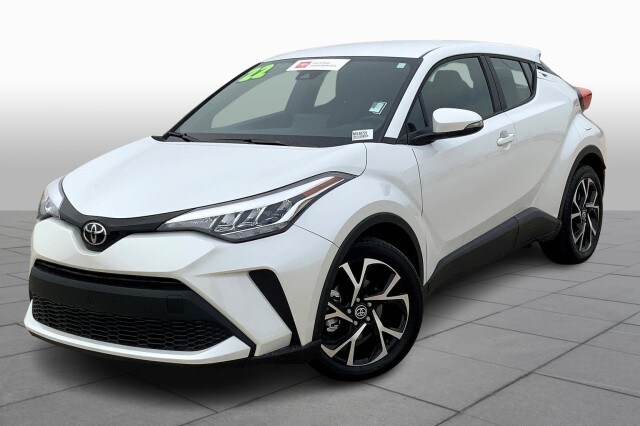 2022 Toyota C-HR XLE's photo