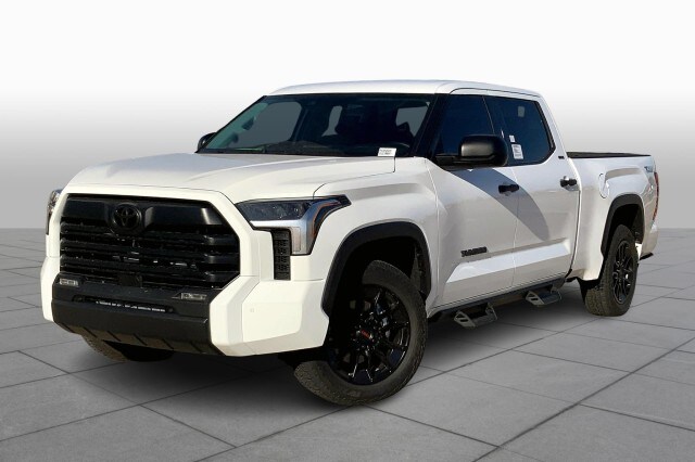2023 Toyota Tundra SR5's photo