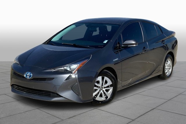 2016 Toyota Prius Three's photo