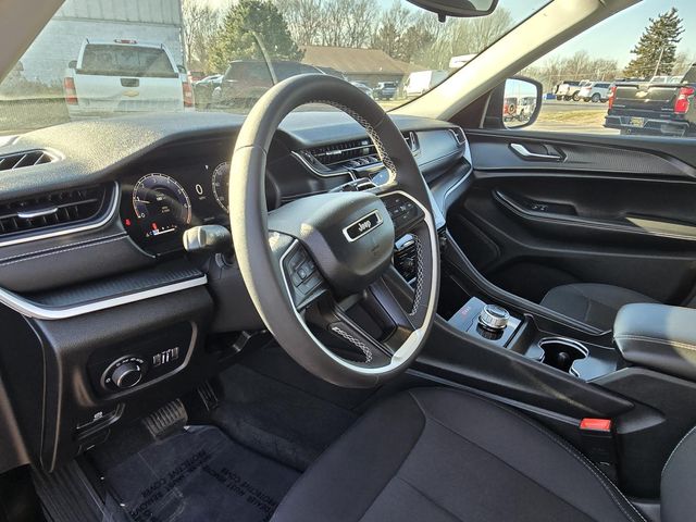 2023 Jeep Grand Cherokee Laredo - Photo 11