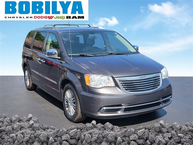 Used 2016 Chrysler Town & Country Anniversary Edition with VIN 2C4RC1CG2GR208149 for sale in Coldwater, MI