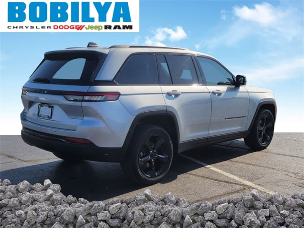 Used 2023 Jeep Grand Cherokee Altitude X SUV